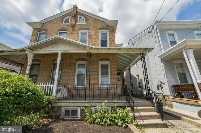 Building Photo - 4332 Mitchell St