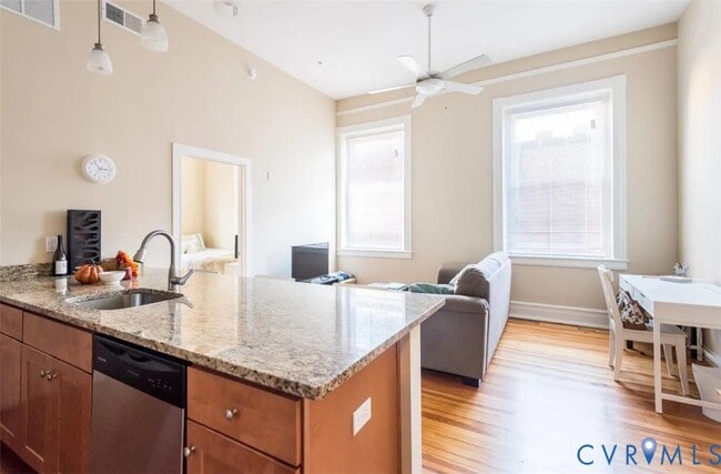 Photo - 1144 W Grace St Unit 0108