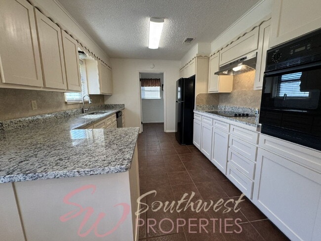 Photo - Lovely 3 bedroom 2 bath in desirable neighborhood