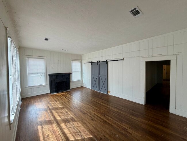 Photo - 1601 3rd Ave N