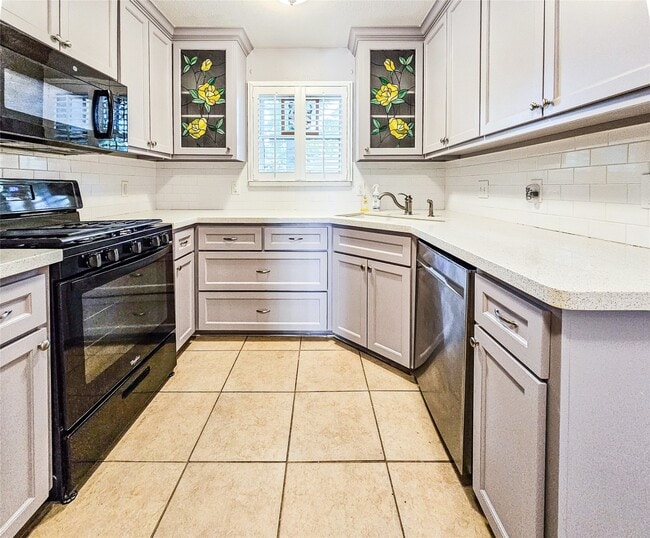 Photo - 725 Illinois Ave