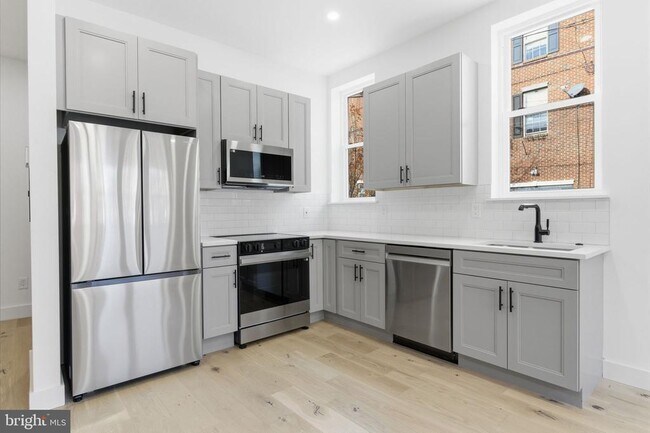 Photo - 2724 E Somerset St Unit 1