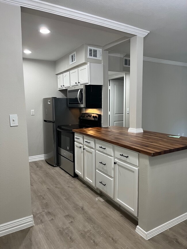 Pearl at Oyster Creek Apartments