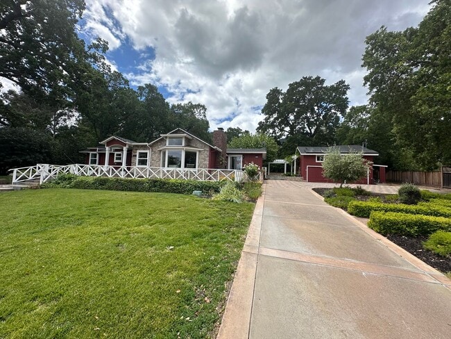 4 Bed 4.5 Bath, Beautiful Home With Pool A... - 4 Bed 4.5 Bath, Beautiful Home With Pool A...