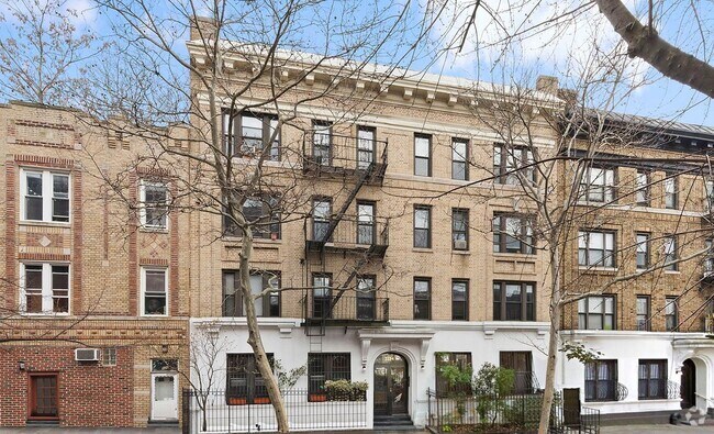 Building Photo - 326 6th St Rental