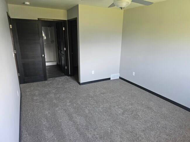 Photo - 1623 3rd St NW