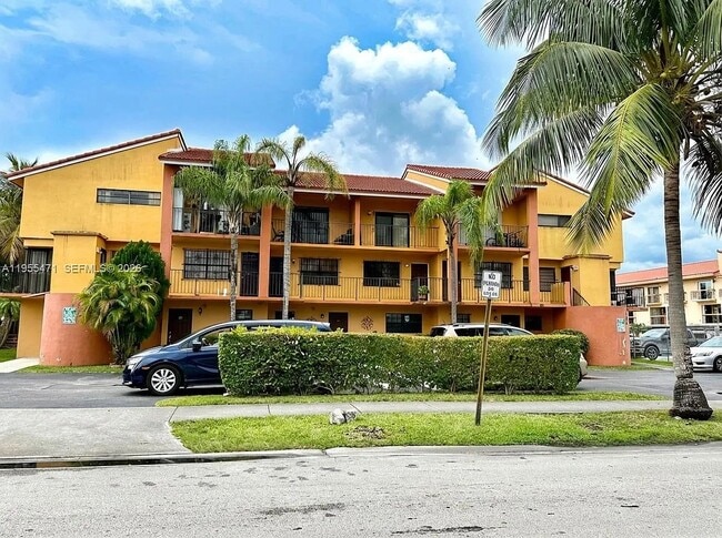 Building Photo - 2582 W 56th St Unit VALENCIA GARDENS