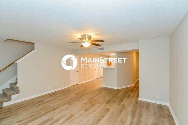 Photo - 2 Bedroom Pet-Friendly Home in La Vergne, TN with Main Street Renewal