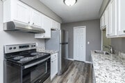 2BR, 1BA - 860SF - Kitchen