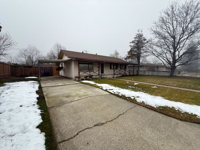 Photo - Ideally Located 3 Bed Home in North Spokane w/ Large Fully-Fenced Yard!