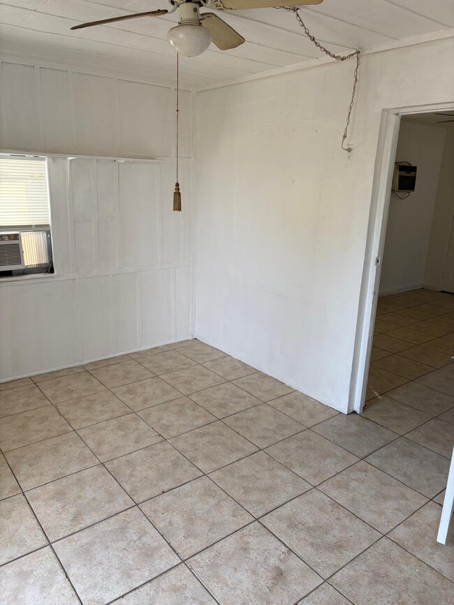 Bedroom - 308 N H ST