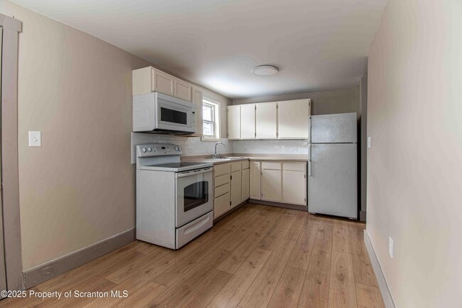 Photo - 540 N Main St