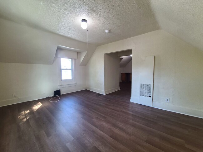 Photo - 785 Colfax Ave Unit 2 (Upper)