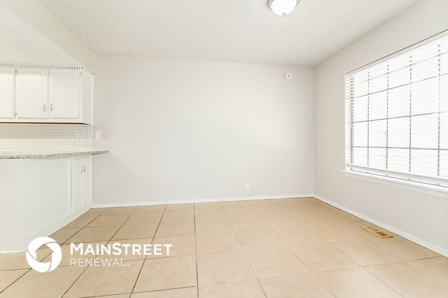 Photo - 1305 Aquarius Rd