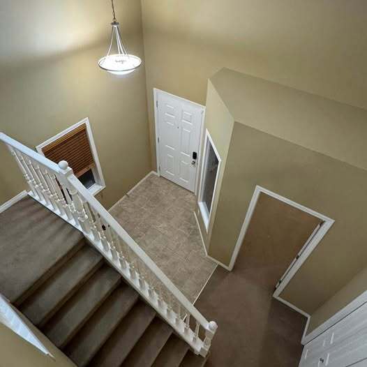 Photo - 118 Luxstone Rd SW