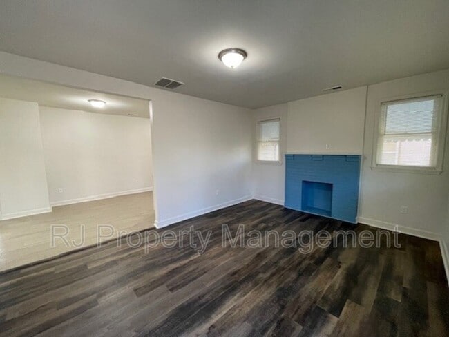 Photo - 929 Birch St