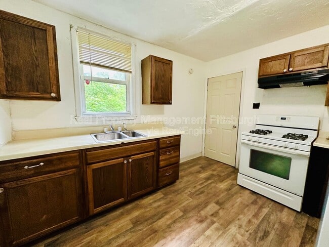 Photo - 1721 Scott St