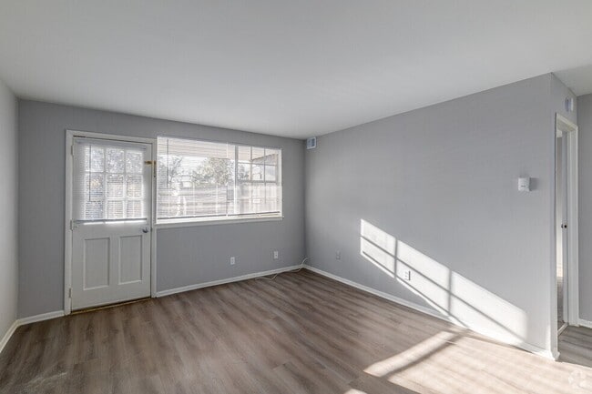 Pebble Hill Apartments