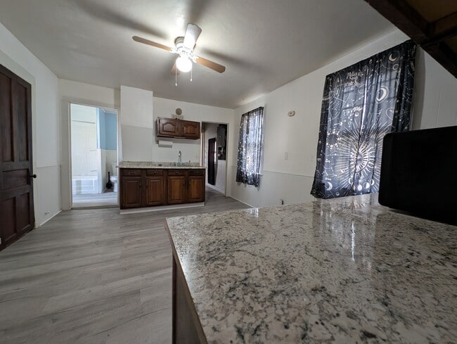 Photo - 307 East St