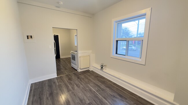 Photo - 292 Welland Ave Unité 2