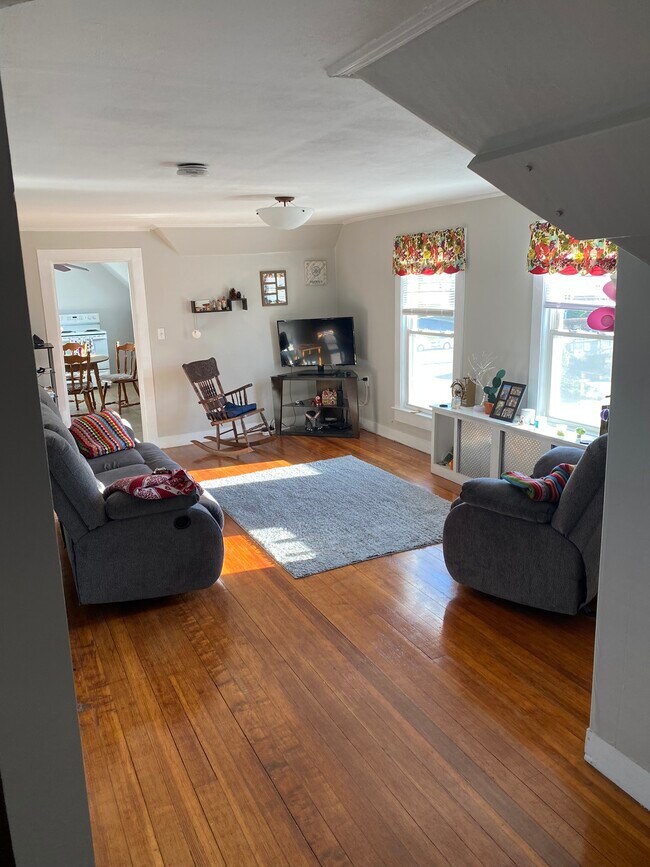 Photo - 15 Grove Ave Unit 3