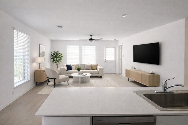 Building Photo - 1646 Golden Iris Dr