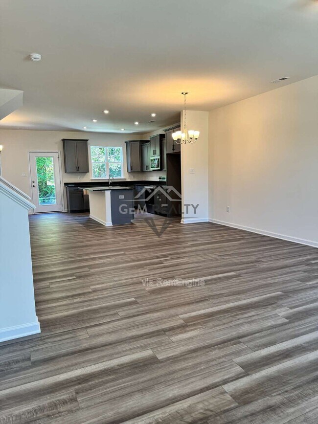 Photo - 8307 Scott Pl