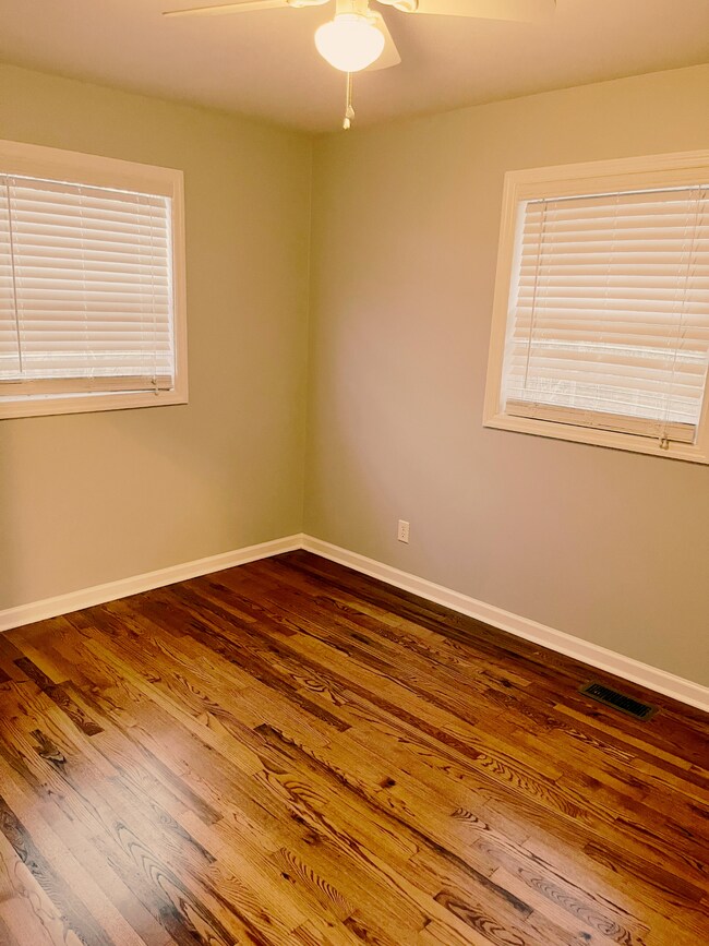 Photo - 1610 Madison Ave NW