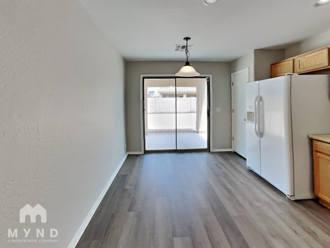 Photo - 836 W Burkhalter Dr