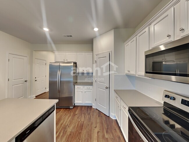 Photo - 5215 Valor Dr