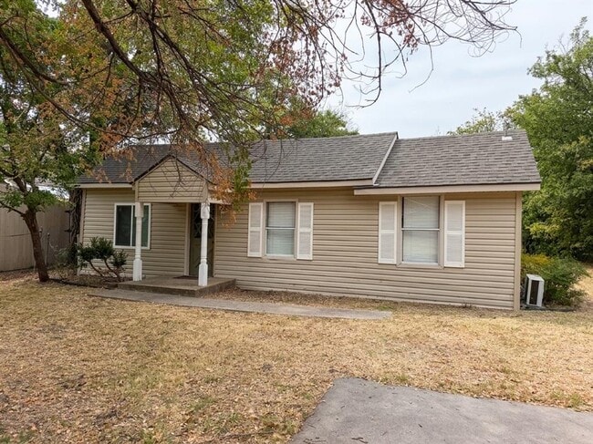 Photo - 230 W Himes St
