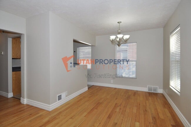 Photo - 1577 Glen Arbor St