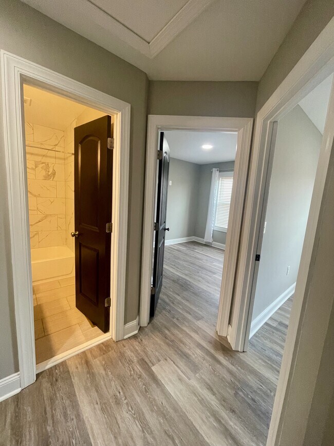 Photo - 143 Emanuel Ct