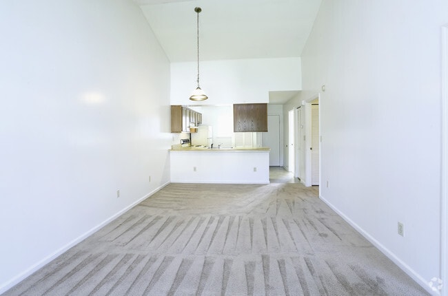 2BR, 2BA- 889 SF 2nd Floor- Living Area