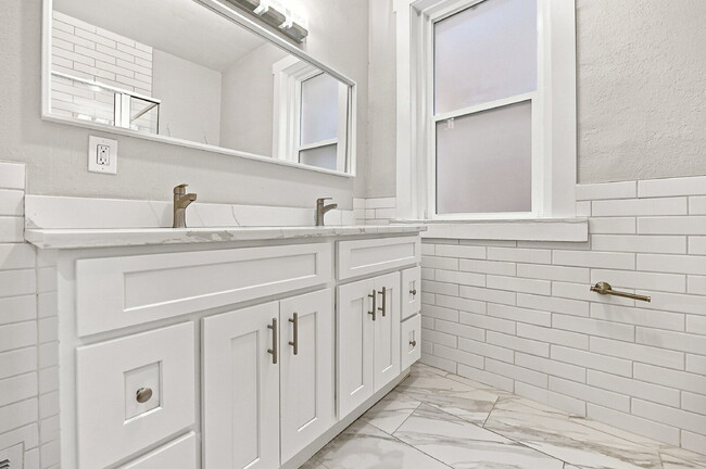 Photo - $1,720.95 with $300 off the first month rent, 1 Bed - 1 Bath, Condo in Denver with All Utilities ... Unit 5