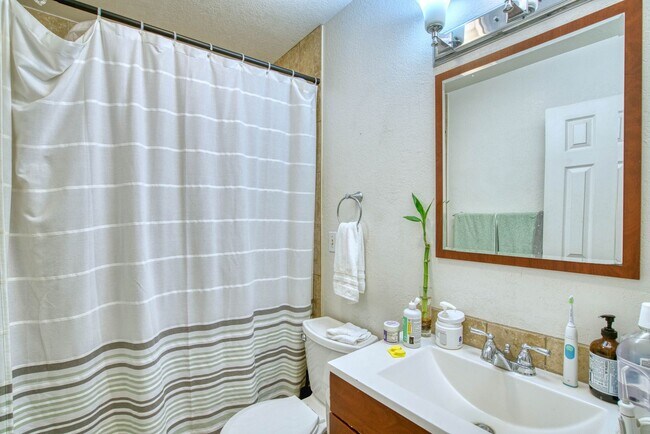 Photo - 1725 7th St Unit 1