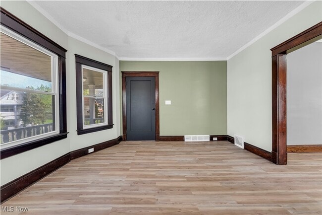 Building Photo - 428 E 148th St Unit 2/UP Rental