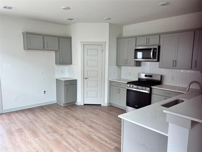 112 New Hampton Wy