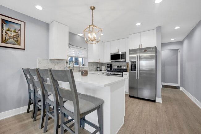 Photo - 27W180 Cooley Ave Unidad 1