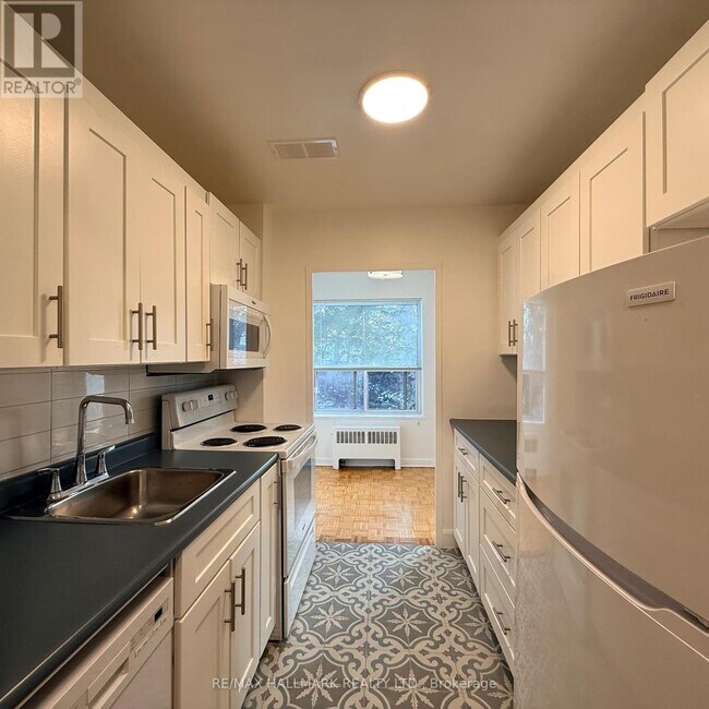 Photo - 28 Upper Canada Dr Unité 208