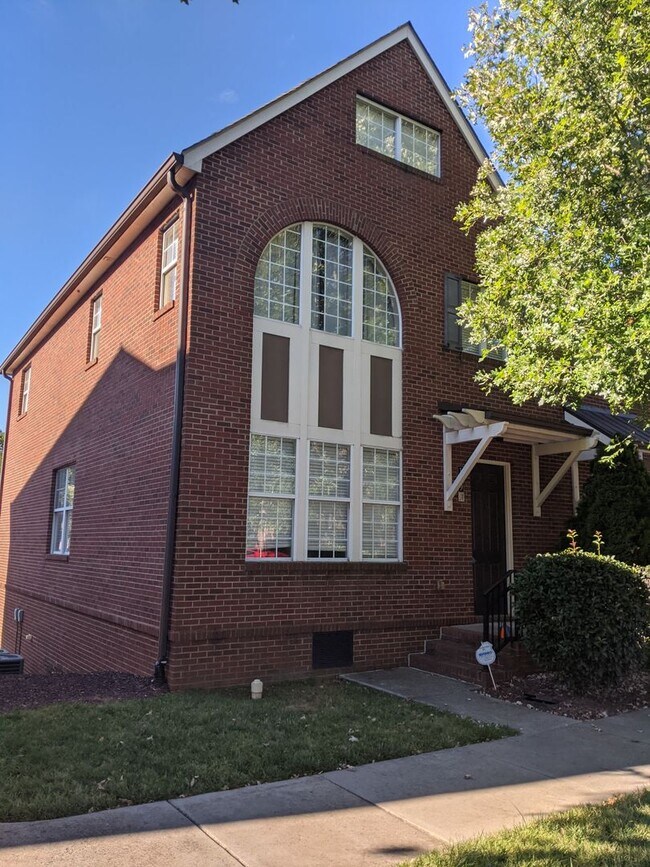 Photo - 3 Bedroom End Unit with Garage!