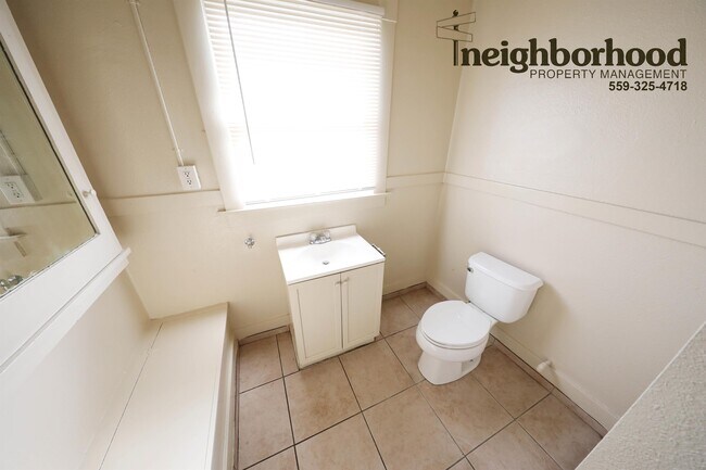 Photo - 713 N Van Ness Ave Unidad 713