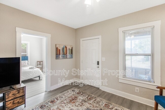 Photo - 702 NW 2 Ave