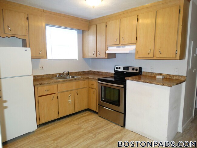 Photo - 5 Waldemar Ave Unit 3