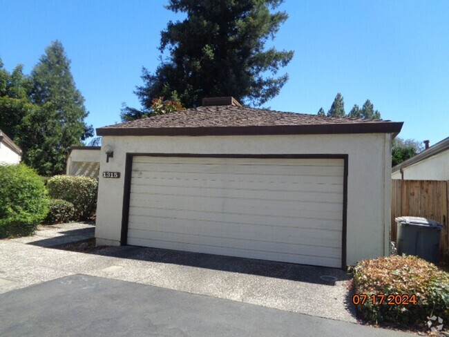 Building Photo - 1315 Magnolia Ct Rental