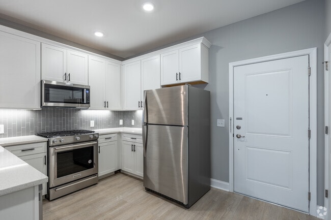 1BR 1BA 832SF - Kristal Falls