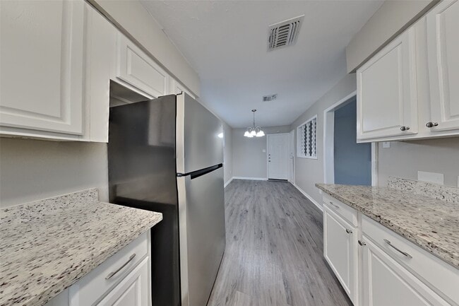 Photo - 5315 Derbyshire Dr