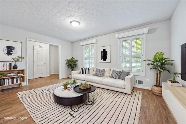Photo - 5110 Thistle Rd SE