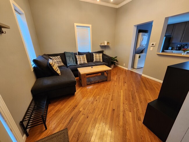 Photo - 307 W Scott St