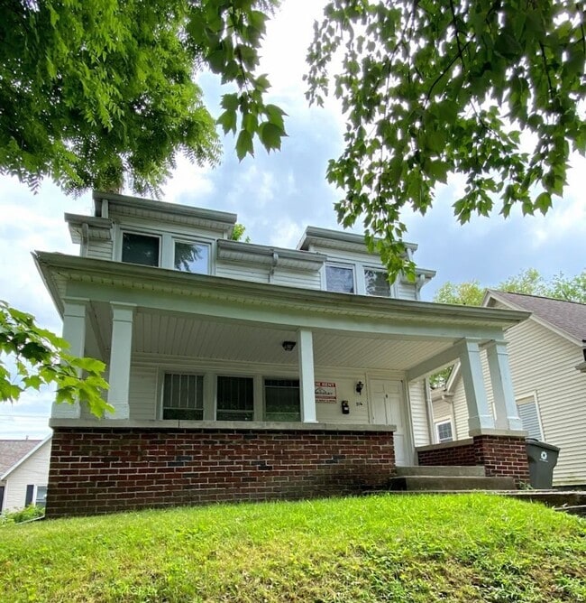 316 E 7th St